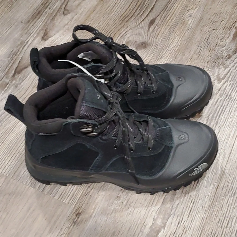 The North Face Snowfuse Waterproof Boots Size 8
